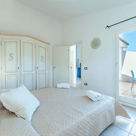 Chic Ea Bianca 1 Bed Sleeps 4 דירה