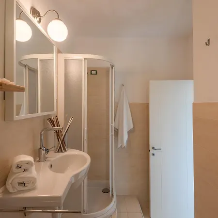 Chic Ea Bianca 1 Bed Sleeps 4 Lejlighed
