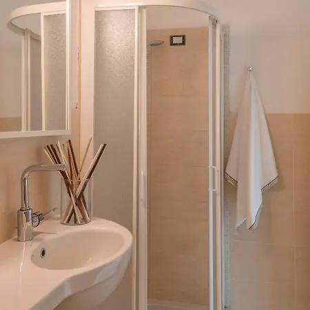 Chic Ea Bianca 1 Bed Sleeps 4 Lejlighed *
