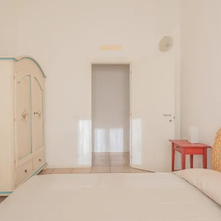 Chic Ea Bianca 1 Bed Sleeps 4