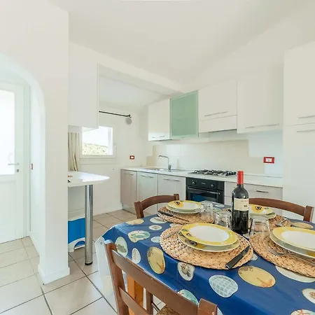 Chic Ea Bianca 1 Bed Sleeps 4 *